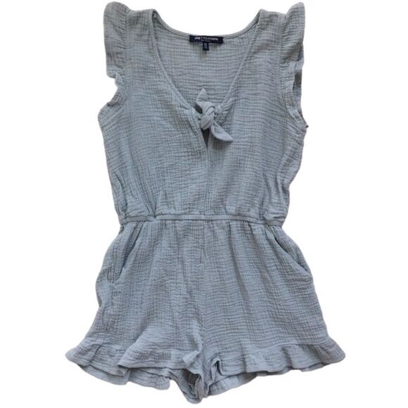 One Clothing Sleeveless V-Neck Romper Size Medium in EUC - Picture 1 of 5